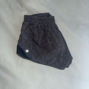 Hotty Hot Low-Rise Lined 2.5 Lulu Lemon Short Gray